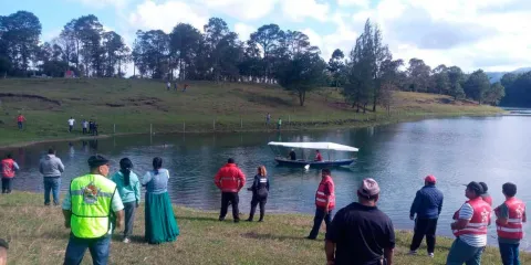 Se ahogó adolescente en la presa de Tenango por tratar de rescatar un balón