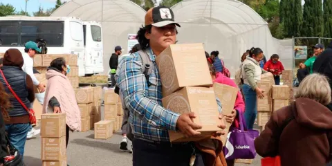 Refuerzan MariElise Budib y Pepe Chedraui entrega de apoyos alimentarios en la capital 