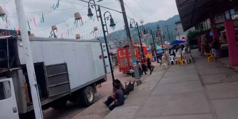 Riña termina en homicidio en Villa Ávila Camacho, Xicotepec: trabajador de juegos mecánicos pierde la vida