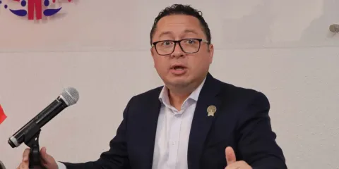 Sale Juan Pablo Cisneros de la Canaco; alista candidatura rumbo al CCE Puebla