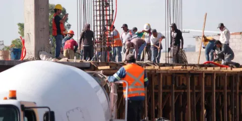 Construcción en Puebla registra caída anual de 24.27% según datos del INEGI
