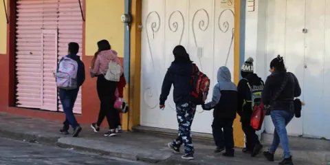 SEP suspende clases en 5,836 escuelas de la Sierra Norte y Nororiental por frente frío 18