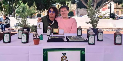 Estudiantes de la BUAP crean biofertilizante a partir de residuos plásticos