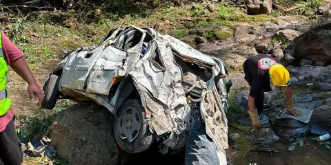 Vehículo cae 40 metros en puente Totolapa y muere una mujer en Huauchinango