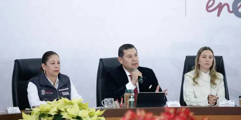 Armenta mueve piezas clave en su gabinete