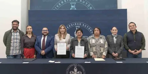 SEDIF y BUAP firman convenio en favor de madres y padres universitarios