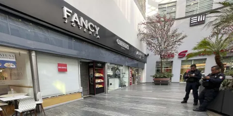 Cuatro sujetos encapuchados asaltan la joyería Fancy en Triángulo de las Ánimas; huyen tras disparar