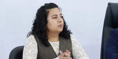 Alejandro Armenta nombra a Daniela Pérez Calderón como nueva titular de la SPFA