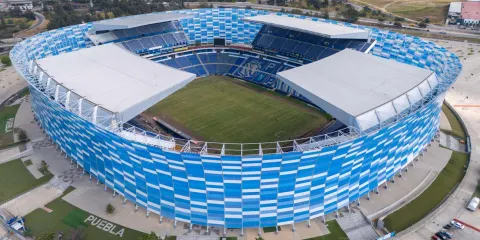 El estadio Cuauhtémoc está para recibir al Cruz Azul y a una selección mundialista