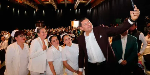 Amar a Puebla es servirla, como lo hacen las y los enfermeros: Armenta