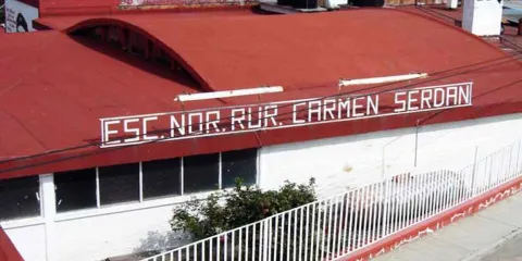 Alumnas de la Normal Rural Carmen Serdán denuncian presunta retención de recursos públicos