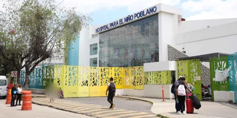 Sheinbaum anuncia refuerzos en el Hospital para la Niñez Poblana del IMSS-Bienestar