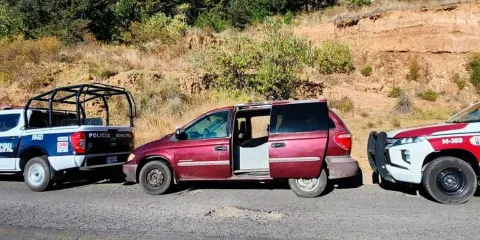 Detienen camioneta modificada en Tlahuapan para transportar huachicol 