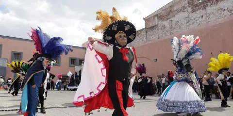 Los huehues bailarán en la capital sin consumir alcohol ni usar pirotecnia