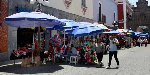 Puebla mantiene alta informalidad laboral pese a más de 3 millones de personas ocupadas