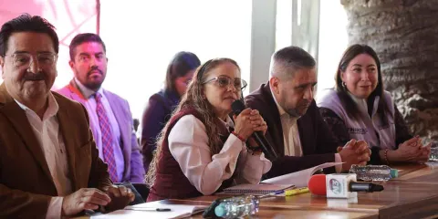 Morena evaluará a alcaldes de Puebla; advierte que revisión “no es un juego”