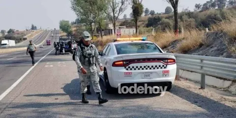 Localizan cuerpo calcinado con huellas de violencia en la México-Puebla