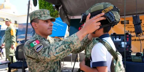 Refrenda Pepe Chedraui fortalecimiento de tejido social con "Guardianes de la Paz” en San Miguel Canoa