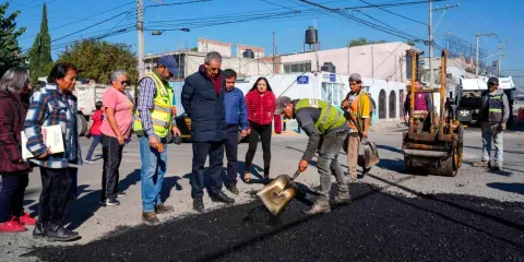 José Chedraui supervisó labores de bacheo en Álamos Vista Hermosa