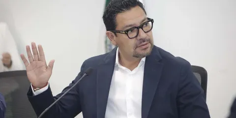 Sheinbaum pidió investigar negocios farmacéuticos del morenista poblano Andrés Villegas