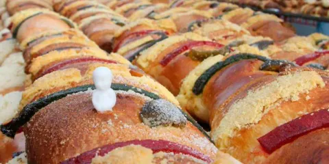 Tochimilco celebra Reyes Magos con rosca monumental de 100 metros