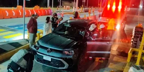 Balean camioneta de presidenta municipal de Ayotoxco en autopista Amozoc–Perote