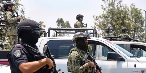 En Puebla catean vivienda por presunta venta de narcóticos