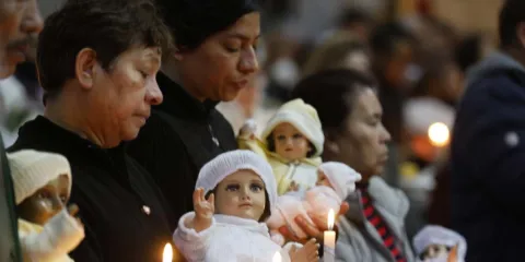Fe y tradición congregan a familias en templos de Atlixco por el Día de la Candelaria