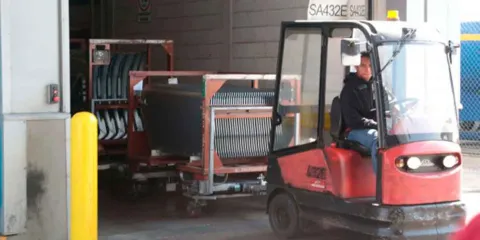Pedidos manufactureros repuntan, pero persiste desconfianza para invertir: INEGI