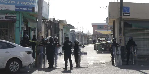 Localizan restos óseos en cateos del Mercado Morelos