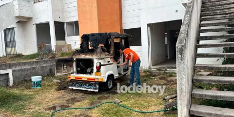 Intentan incendiar tienda Oxxo y vehículos en Huejotzingo