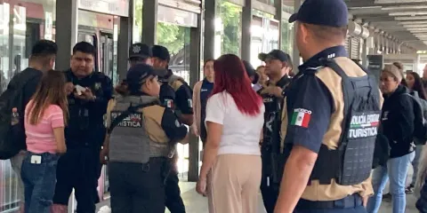 Policía Naranja, un programa más contra el acoso de mujeres en el transporte público