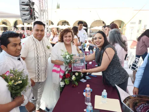 Tonantzin Fernández acompaña a parejas en el programa “Cholula le dice sí al amor”