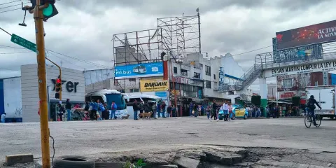Suspenden corridas de transporte en Texmelucan tras incendios en la México-Puebla 