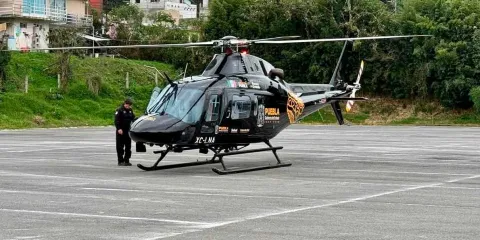 Trasladan vía aérea a paciente en estado crítico de Huauchinango a Puebla