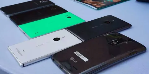 Sin evidencia de robo, no se puede frenar la venta de celulares en calles poblanas