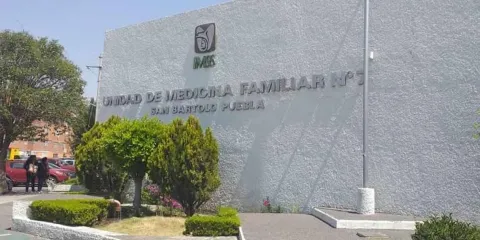 Asaltan clínica del IMSS en San Bartolo y Banco Bienestar en San Andrés Cholula