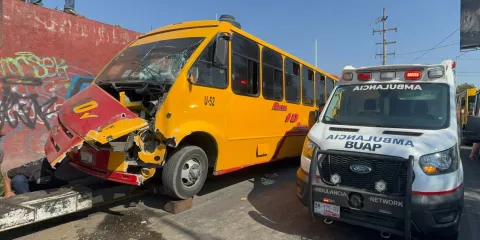 Conductor de Ruta 10 huye tras arrollar a peatones en la 24 Sur en Puebla