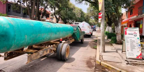Huachicoleros dejan abandonadas pipas artesanales en Tlahuapan