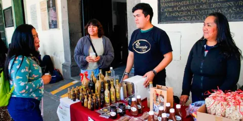 Fortalece DIF San Pedro Cholula la economía de mujeres con la 9ª Feria del Emprendimiento