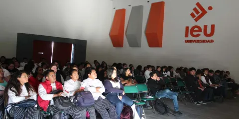 IEU celebra medio siglo con eventos académicos y presencia internacional