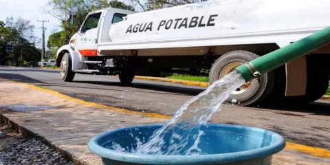 Mandarán pipas con agua a colonias de la capital