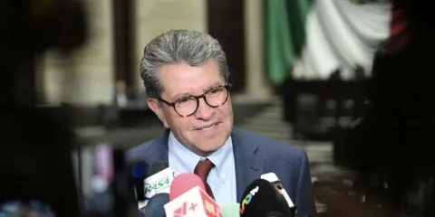 Monreal pactará vinculación entre Cámara de Diputados y el Congreso poblano
