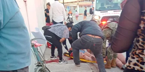 Mujeres motociclistas derrapan y se lesionan en Texmelucan 