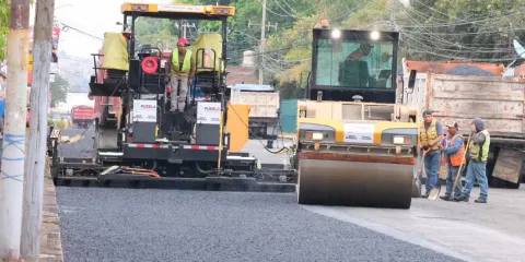 Avanza pavimentación de calles en la colonia Nueva Aurora