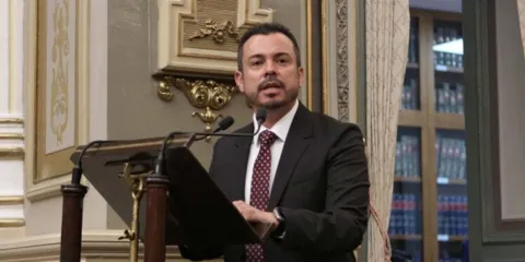 PAN rechaza que José Luis García Parra tenga voz en el Congreso sin voto