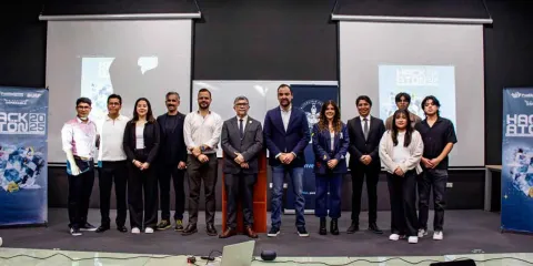   Recibe gobierno de Pepe Chedraui, proyectos urbanísticos ganadores del Hackatón