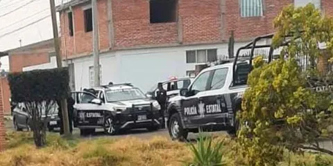 RATAS huyen y abandonan camioneta robada en Xalmimilulco