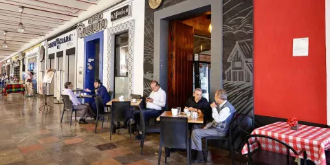 Restauranteros denuncian presuntas “mordidas” de inspectores del Ayuntamiento de Puebla