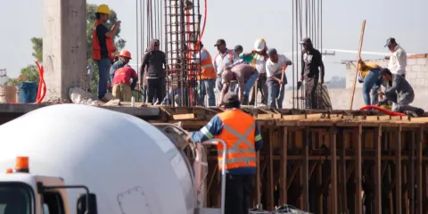 Construcción en Puebla cae 40.4% y supera desplome nacional